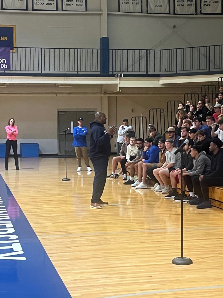 CabriniCavs's tweet image. Cabrini student-athletes heard from Eagles Hall of Famer @TroyVincentSr yesterday, part of @cabriniuniv 12th annual Domestic Violence Education Symposium, hosted by the @JordanCenterCU. All games yesterday were designated as "It's on US" games.