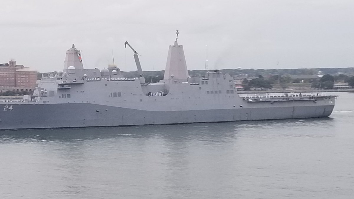 LCdr_KHoop's tweet image. Happy Birthday 247th birthday USN !!