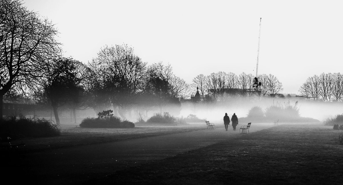 Misty in Manchester

#Manchester #streetphotography #misty #mood #bnw #silhouette