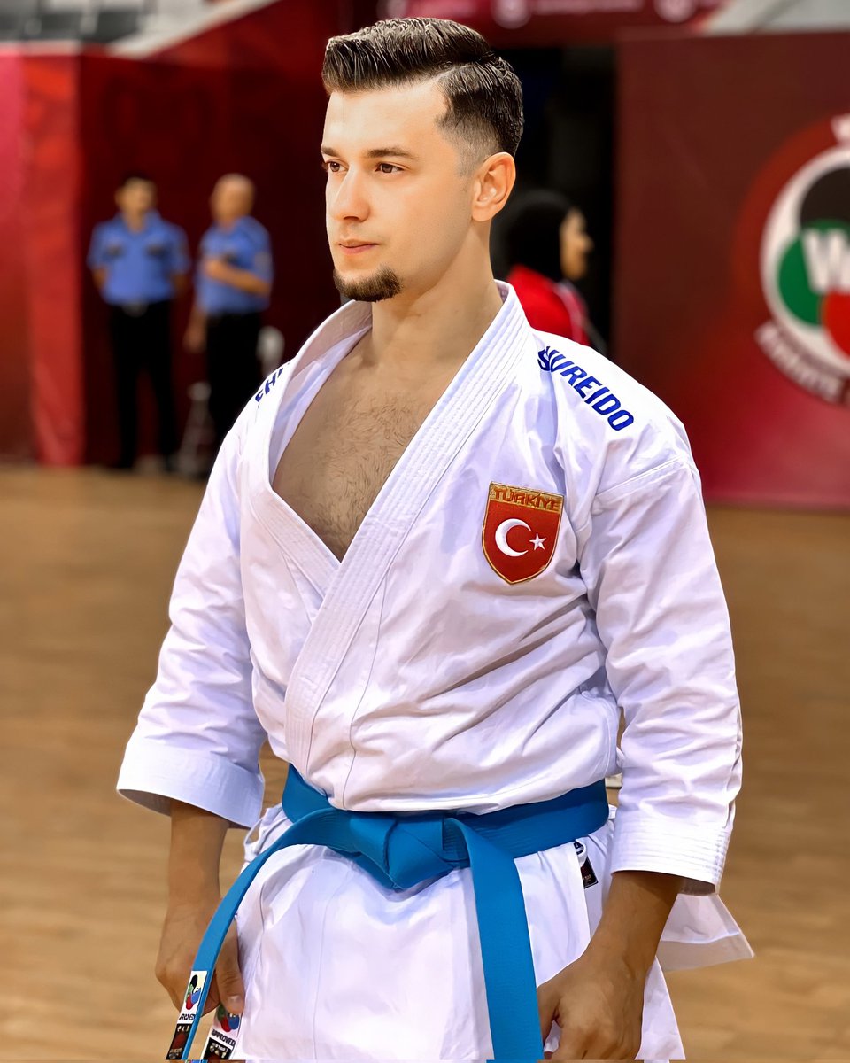 Olimpik bir sporcu ve beden eğitimi öğretmeni olarak geleceğin şampiyonlarını keşfedip profesyonel kulüplere yönlendirecek beden eğitimi öğretmenlerine verilen kontenjanın artırılmasını destekliyorum. #BedenEgitimi