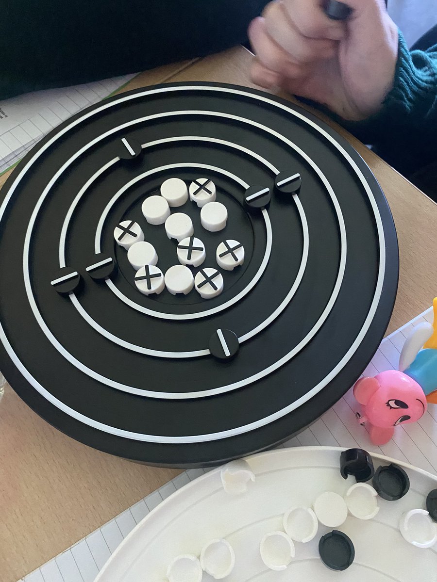 CMA_science's tweet photo. Year 1️⃣0️⃣ had the opportunity to get our new equipment today. 

Our young scientists have been making models of the atom and learning about protons, electrons and neutrons

@CedarMountHigh @CMA_STEM #Science #STEM https://t.co/0HS1YNJg5N