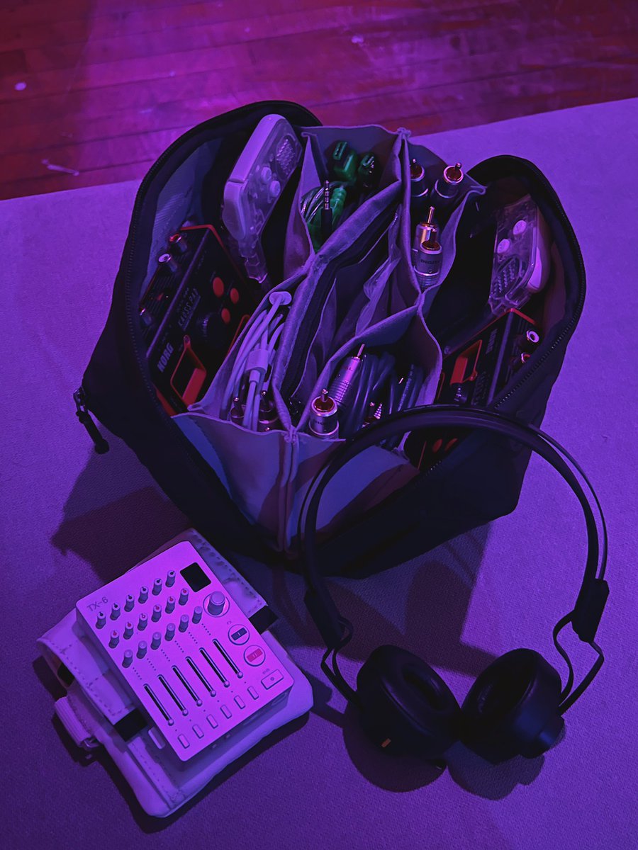 My whole setup for tomorrow at <a href="/festival_no/">No Bounds Festival</a> ✌🏻

Representing Steel City Chiptune alongside <a href="/havocCcmusic/">havocCc</a> and <a href="/HarleyLikeMusic/">HarleyLikesMusic</a> 🫡

#chiptune #minikaosspad #noboundsfestival #tx6 #micromusic #nanoloop #gameboyadvance #bedroomproducer #independantartist #sheffield