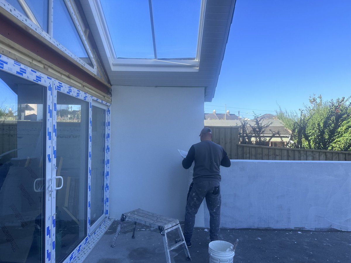 BuildXSW's tweet photo. PROGRESS | Good progress made by Ricky White at this private Nudura UK ICF development in Saltash using Dryvit UK Ltd. thin-coat system with silicone top coat.

#nudura #dryvit #render #thincoat #facades https://t.co/SDvOJsCcoQ