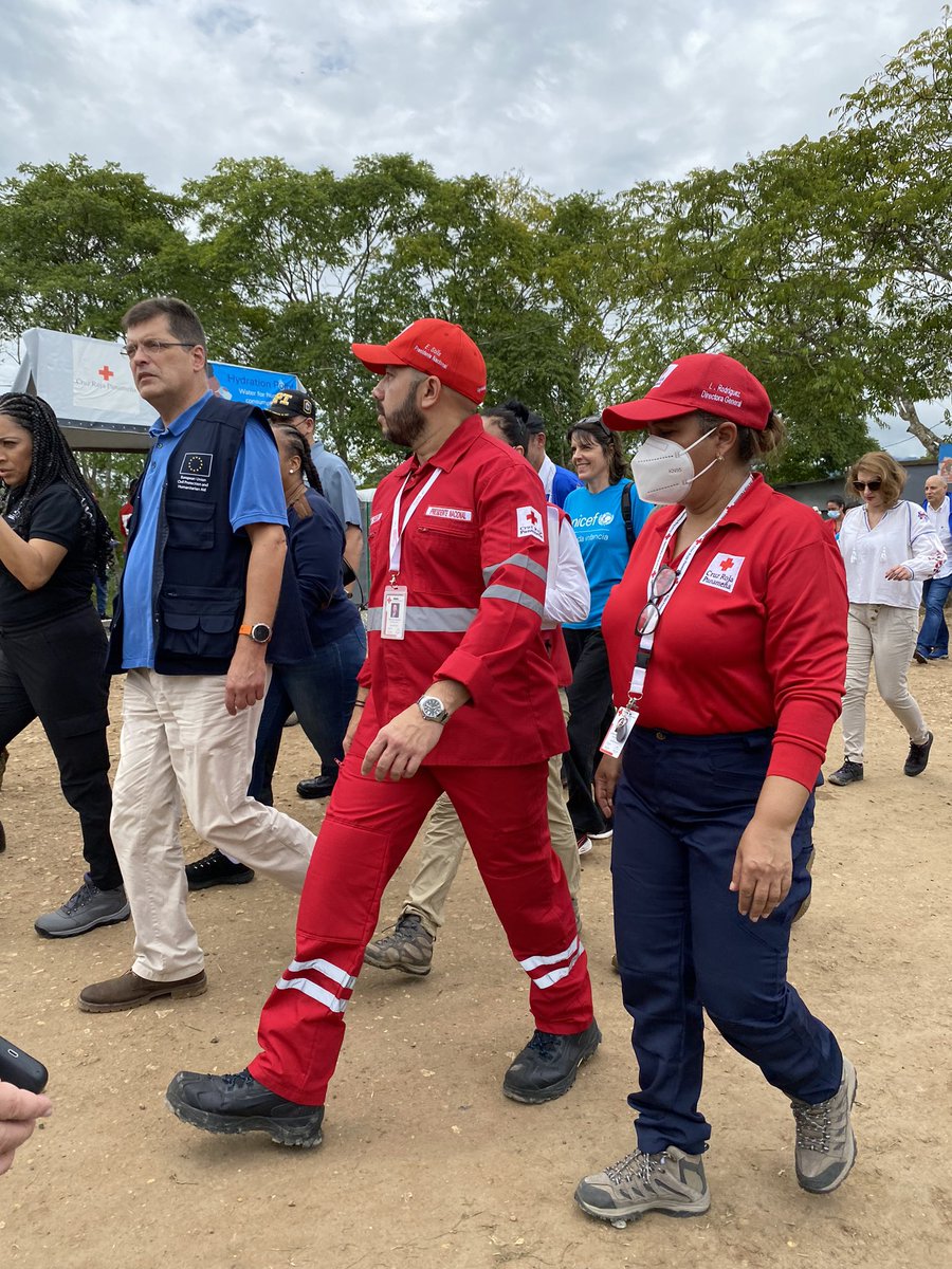 Cruz Roja Panameña (@cruzrojapanama) on Twitter photo Cruz Roja Panameña junto a la <a href="/IFRC_es/">IFRC Americas</a> acompañó la visita del Comisario Europeo de Gestión de Crisis a Darién <a href="/JanezLenarcic/">Janez Lenarčič</a> de <a href="/eu_echo/">EU Civil Protection & Humanitarian Aid 🇪🇺</a> <a href="/ECHO_LatAm/">EU Humanitarian Aid | Latin America & Caribbean</a> en el marco de la respuesta humanitaria que ofrecemos en favor de las personas migrantes en asocio con los donantes. Cruz Roja Panameña junto a la <a href="/IFRC_es/">IFRC Americas</a> acompañó la visita del Comisario Europeo de Gestión de Crisis a Darién <a href="/JanezLenarcic/">Janez Lenarčič</a> de <a href="/eu_echo/">EU Civil Protection & Humanitarian Aid 🇪🇺</a> <a href="/ECHO_LatAm/">EU Humanitarian Aid | Latin America & Caribbean</a> en el marco de la respuesta humanitaria que ofrecemos en favor de las personas migrantes en asocio con los donantes.
