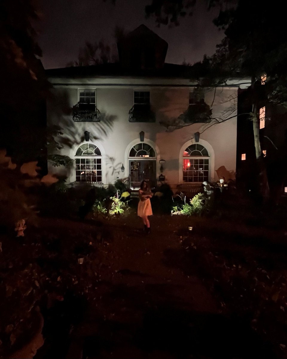 Taking place in Old Louisville, the Victorian Ghost Walk is part walking tour, part porch play, and features a cast of two-dozen characters playing legendary neighborhood spirits. 👻 See all the architecture, history, and haunted homes this Oct. 14-16. 🏰 louisvillehistorictours.com/victorian-ghos…