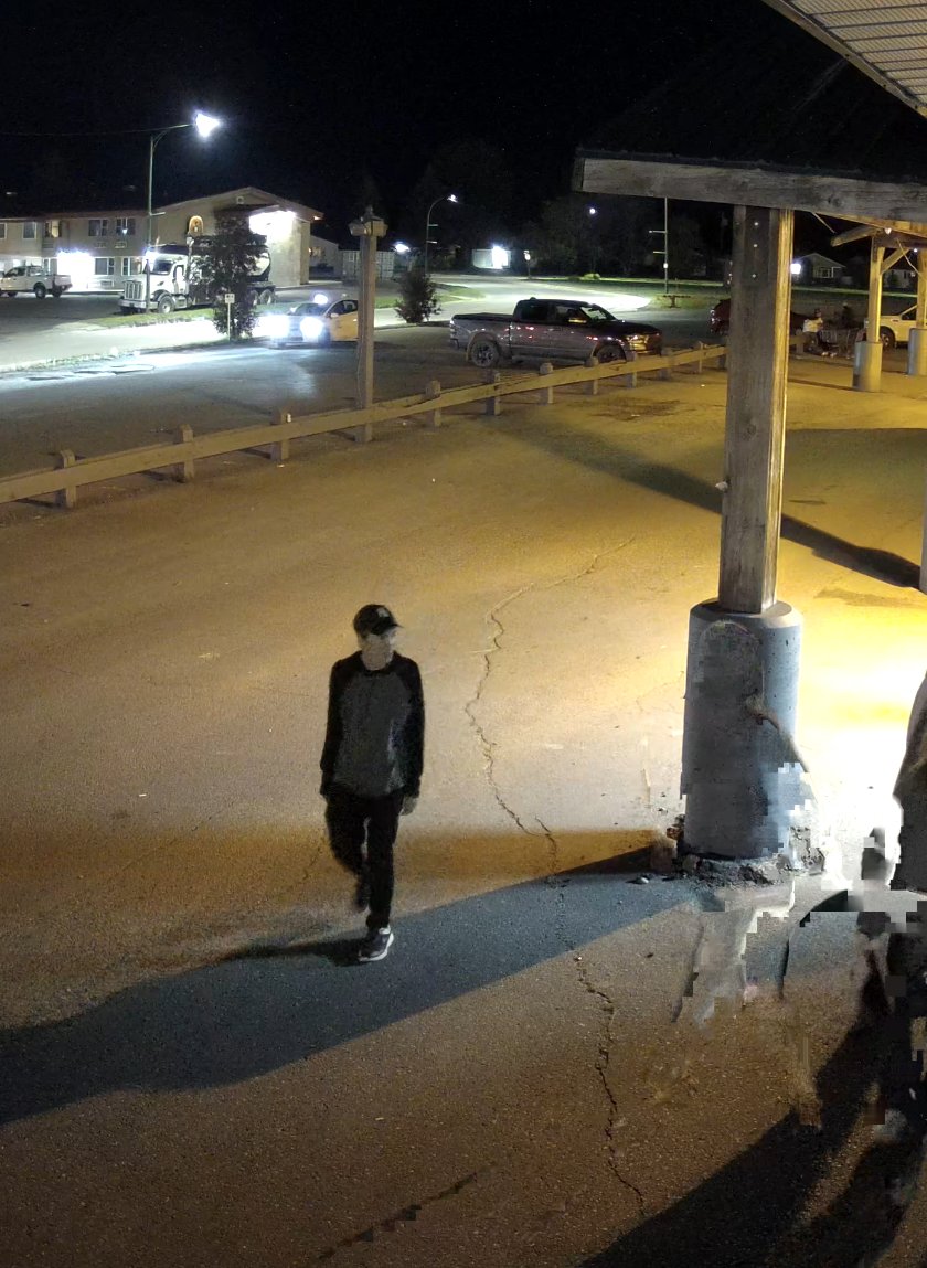 rcmpmb's tweet photo. Do you recognize this male? He is a suspect in a sexual assault that occurred on Aug 20, 2022, sometime between 1:30-2:30am, outside the Burntwood Hotel on Selkirk Ave in Thompson. He is 5’7”, with short dark hair. Have info? Call #rcmpmb at 204-677-6090 https://t.co/I9tWYA2tJy