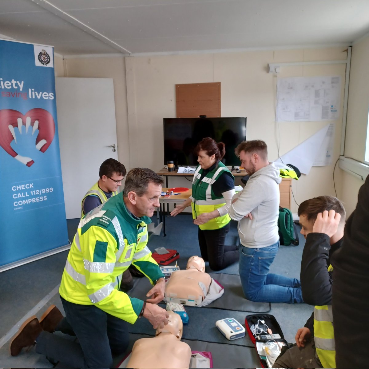 Four Districts Community First Responders 📞🙌⚡🚑❤ tweet media