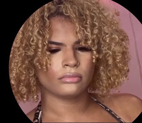 _bellabillions's tweet photo. @chanfuckintel That’s a whole filter… this is what it looks like fr! Strong ass face! Wide ass shoulders! https://t.co/psI7phkkeu
