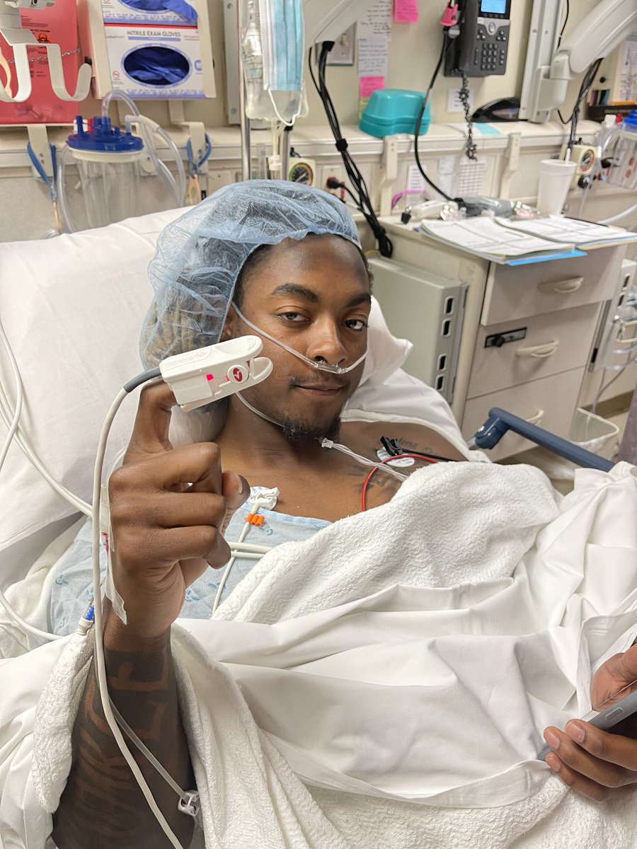 icyy_rahjai's tweet photo. Thank god for a successful surgery!!! Back to chasing that 1% ❄️🥶 https://t.co/SrCQpg99Zt