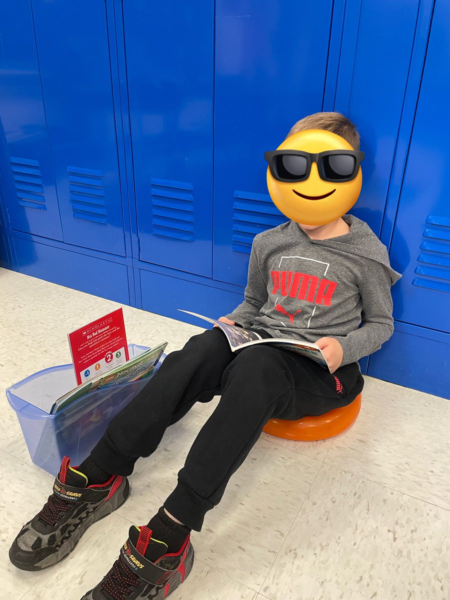 MrsHendricks's tweet photo. Balanced literacy in action! @DTS_K8 https://t.co/Y85ocH79aT