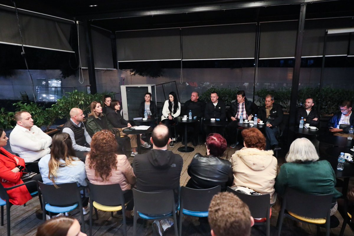 GManastirliu's tweet image. Vijojmë takimet në #Njësinë9💜për riorganizimin e strukturave të PS🌹
Angazhimi i përditshëm në territor është thelbësor për të adresuar në kohë problemet dhe për të mbështetur çdo familje🫶🏼
#Bashkë
#ShqipëriaEArdhmjaJonë🇦🇱