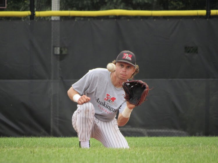 MuskieBaseball_'s tweet photo. Fall flicks 🍂⚾️ #ChompDown #DefendTheM 

📸 credit: liv.photography02_ https://t.co/t0ivdyVcDQ