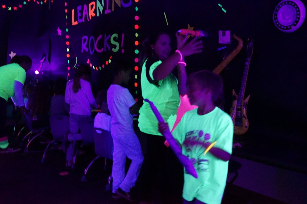 nppsd's tweet image. McDonald Elementary embraced the Get Your Teach On magic today with Learning Rocks. Students and staff filled the transformed learning lab for a glow-in-the-dark curriculum-driven learning experience.
#getyourteachon #LearningRocks #WeRNPPS, Come Grow With Us!