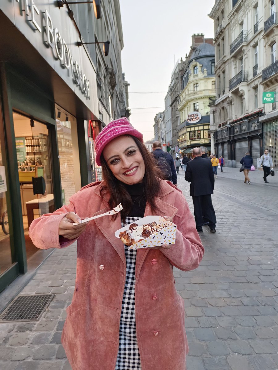 Belgium Waffle @ Brussels 

#europetrip2022 #travelphotography #travelgoals2022 #postpujaplan #tollywoodactress #tollywood #lifestylegoals #UshasieChakraborty #ushasiechakrabortyeuropetour 
#Europe #europetravel2022 #Belgiumwaffle