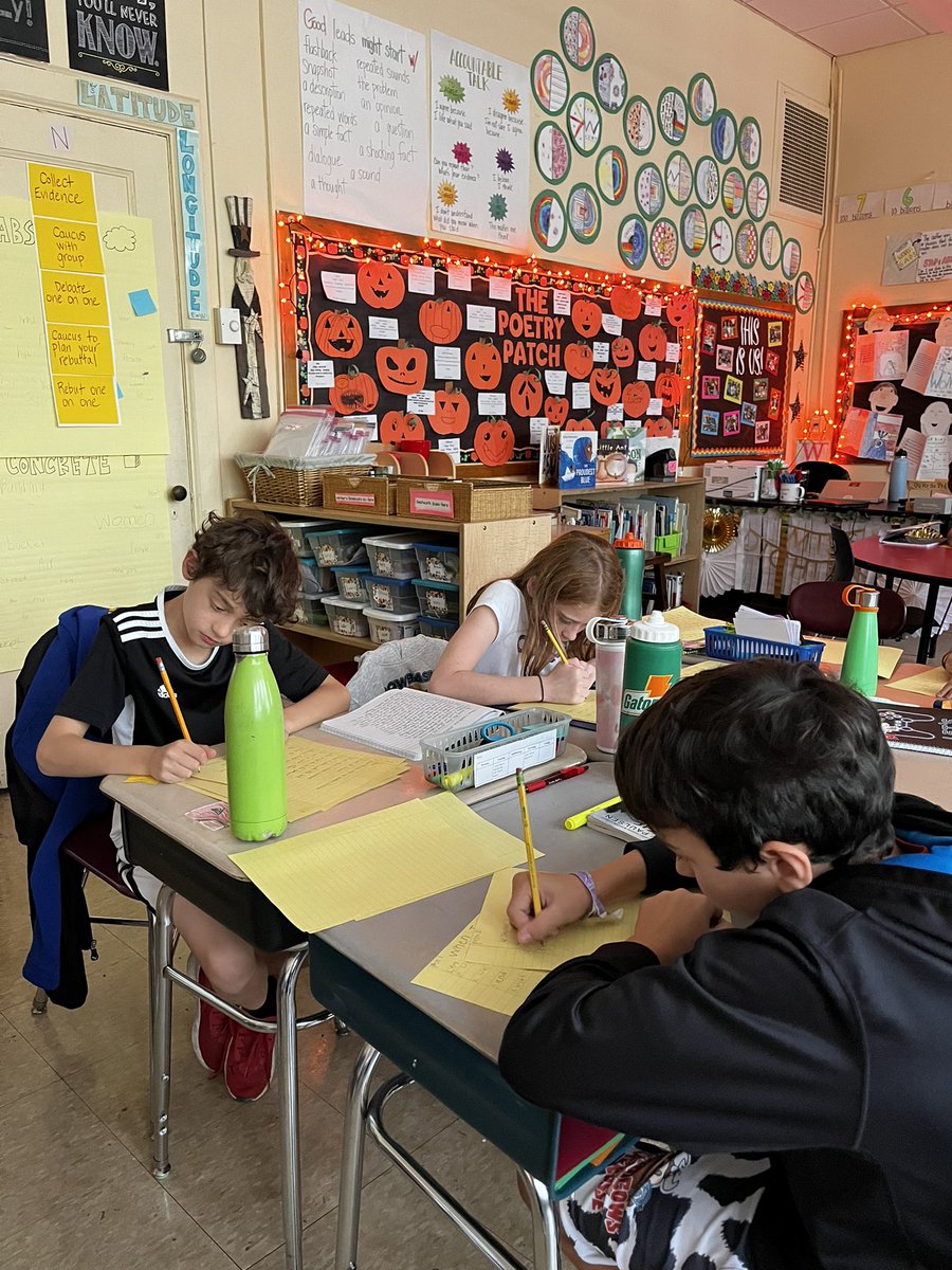 MissDiChiara's tweet image. We were definitely in the fall mood today while we transported to a calming coffee shop and drafted our narratives! #DD5 #flashdraft #seedsnotwatermelon