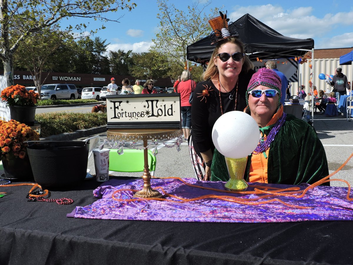 SharonLeeSays's tweet photo. Plan on dressing up for @gspacc's SHOPTOBERFEST at Park Plaza in #SevernaPark Oct. 22?  In 2019, Phil Dumenil from Arnold-based Servepro was a fortune teller and Rikki Schneider was his assistant.  Read more at: https://t.co/aQqKQV8A72 https://t.co/RDHb99UCm3