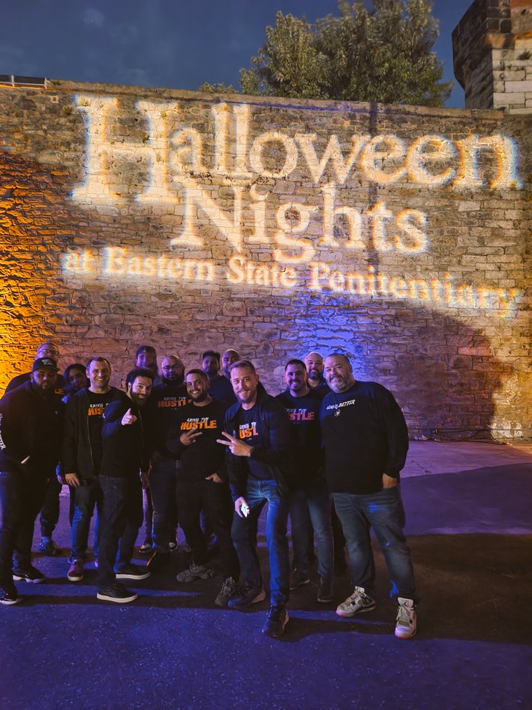 MagentaMikeC's tweet photo. Great week at the Northeast @WirelessVision Leadership Summit! Had fun, learned a lot &amp; ready to #bringthehustle in Q4!! #Workhardplayhard https://t.co/wtaiIDkR50