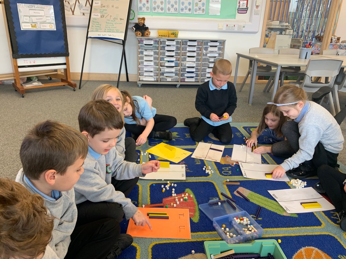 GarnockPrimary's tweet image. Numeracy fun!
Our P2’s were representing 2 digit numbers using tens and ones this week while some of our P1’s were ordering numbers. 
#placevalue #numbersequence