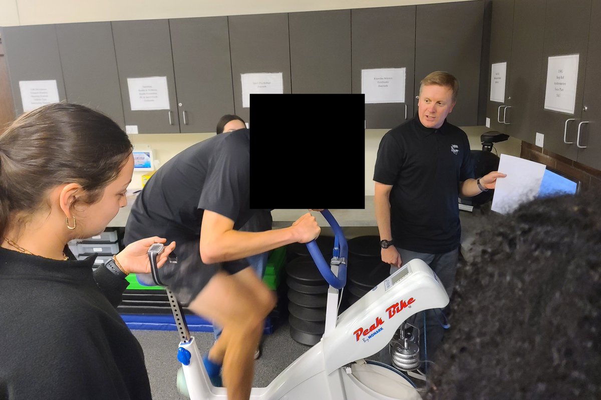 plu_kinesiology's tweet photo. Under the supervision of Dr. Del Pozzi & Dr. Katica, undergraduate KINS students are assisting in research to determine if an upper limb amputation has an effect on lower body power output. Nice work #TEAMKINS https://t.co/J9eWRRtJxC