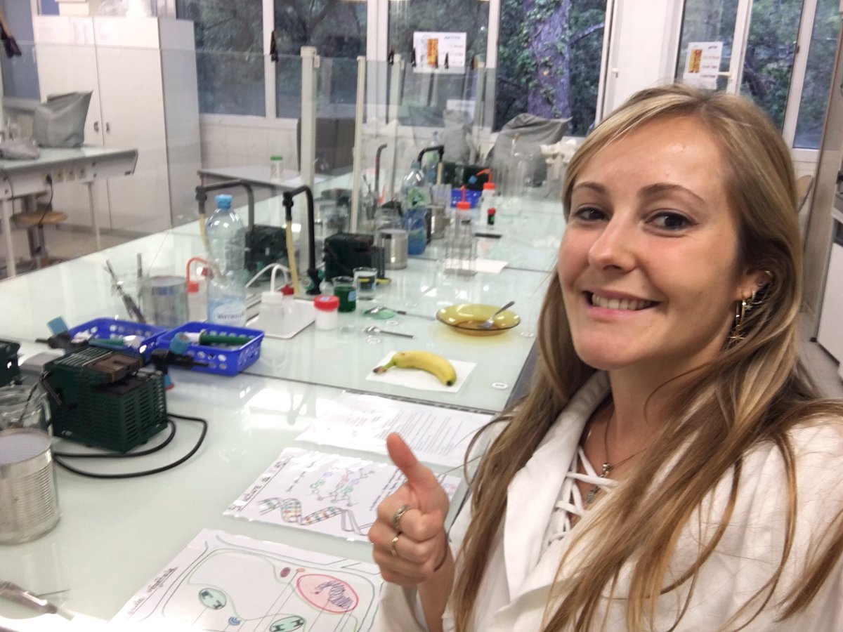 ElyneDugeny's tweet photo. Ready for the « #FetedelaScience » and a day full of curiosity at @univtoulon🔬🧪🧬🧫💡Let passion and wonder take place ✨
#FDS2022 #DNAextraction #labwork #SciComm #KnowledgeTransmission #IUT https://t.co/3aMA3ZAmyf