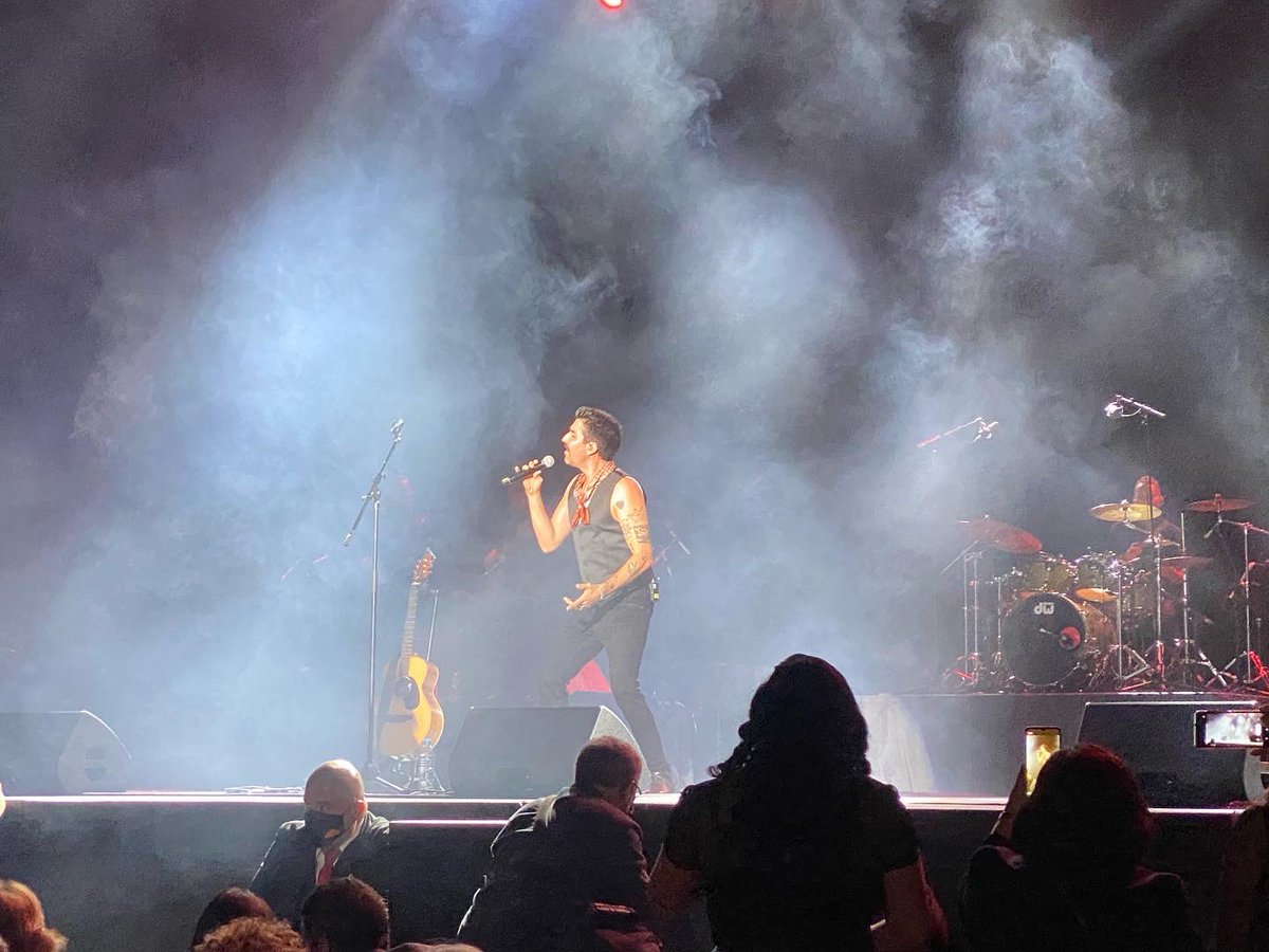AlexUbagoficial's tweet photo. Gracias #Mexico #CiudadDeMexico
Noche inolvidable ayer en el @AuditorioMx 
🇲🇽❤️ https://t.co/7qKmjZuW4G
