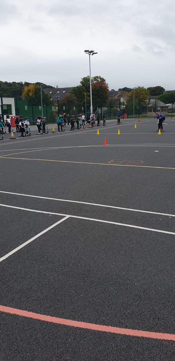 NewsomeHighSPIN's tweet photo. Fab time at the first scooter festival organised by SPIN @mountpleasantps. Y2 pupils from Mt Pleasant and @OakCEPrimary took part in lots of fun activities. @YourSchoolGames https://t.co/fDBllArd38