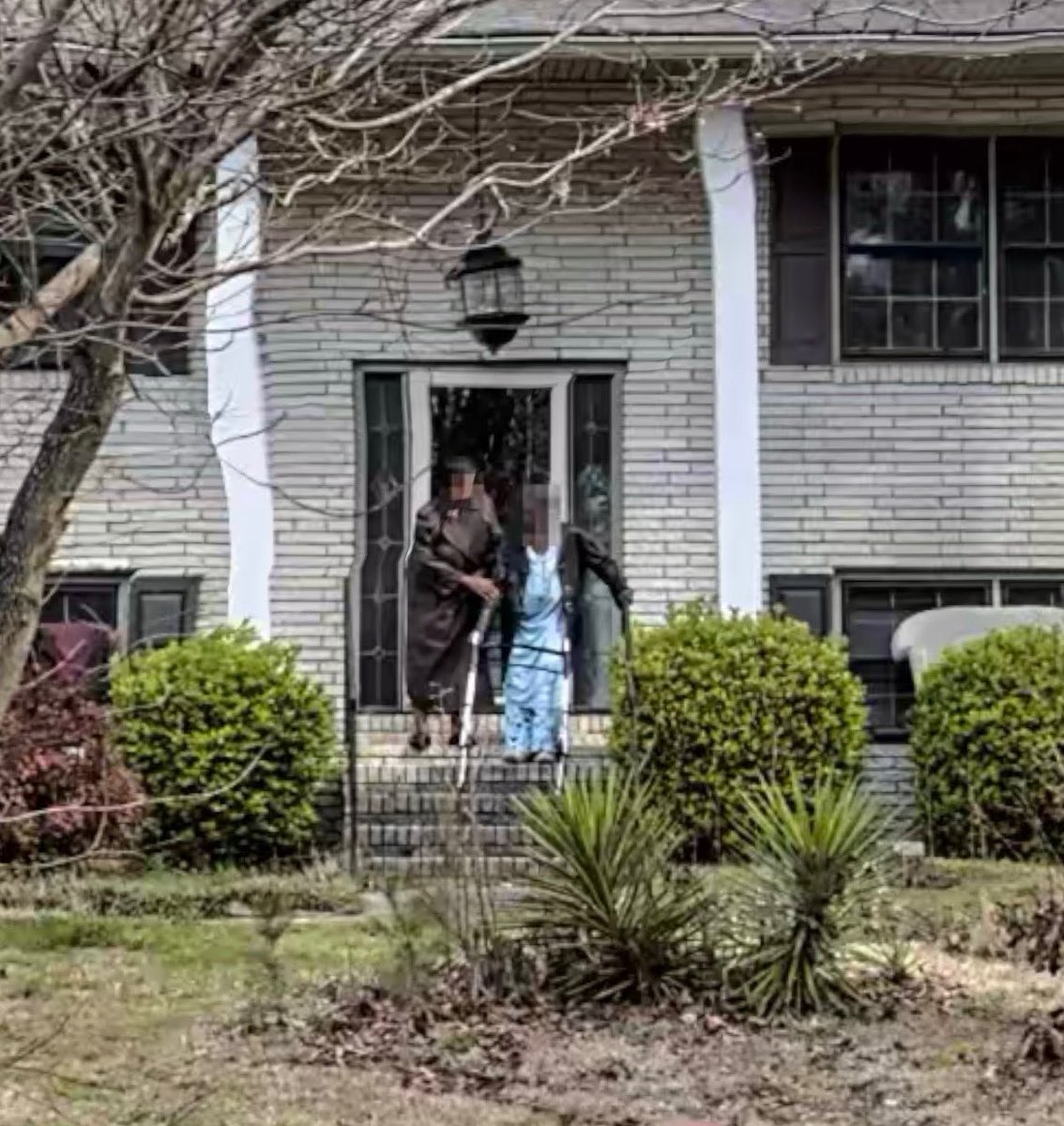 iamtipdamodel's tweet photo. @CashApp So my grandmother passed away two years ago…. She had dementia and Alzheimer’s so she would go into episodes everyday trying to leave the house. I go on Apple Maps and the picture for my house is of me and her while she was in an episode. Creepy part, her entire head is gone! https://t.co/PLoBXqtN4M