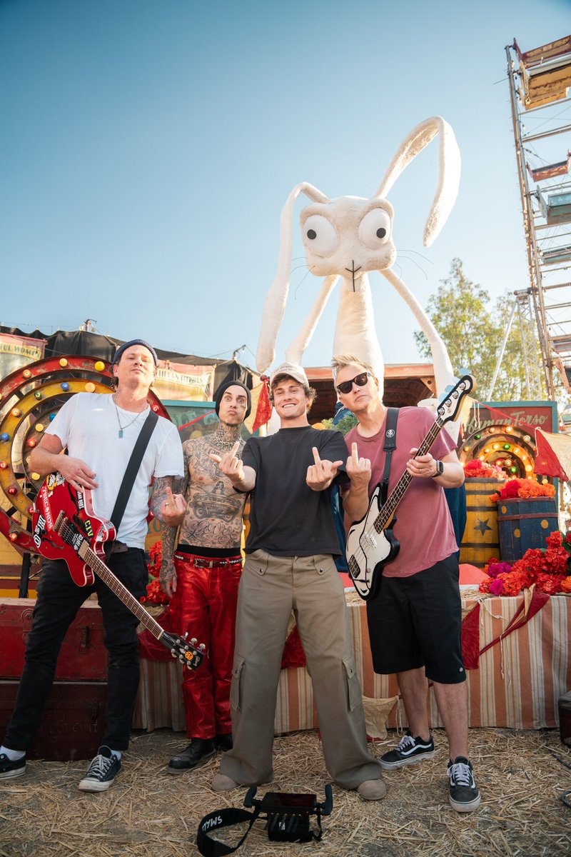 blink-182 tweet media