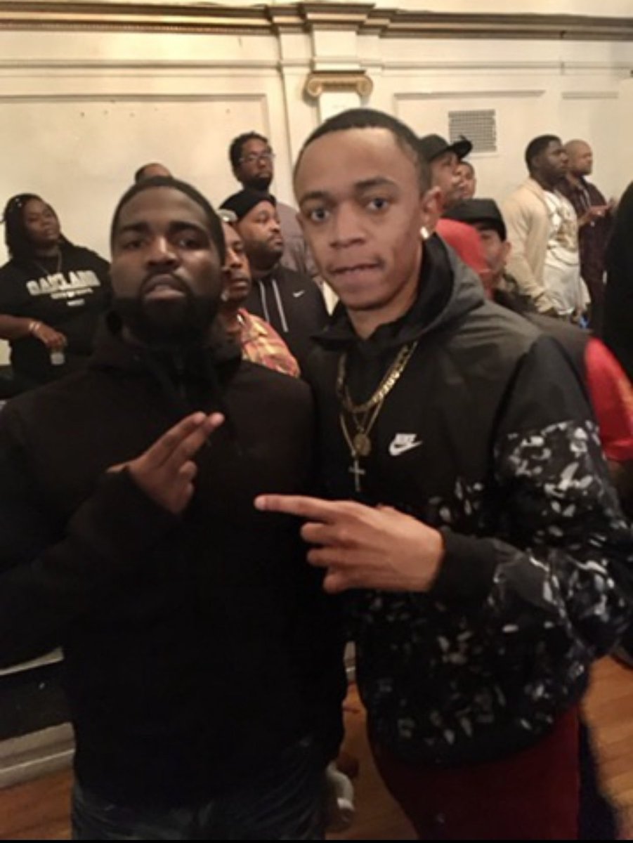 SullySQ's tweet image. Man Surf the reason I got to meet Hitman, Ars, Nitty, and Geechi. Bruh invited me and the homie to their pool party n shit. First time meetin him was at No Mask in Oakland. My favorite artist fasho. Free the wave!
