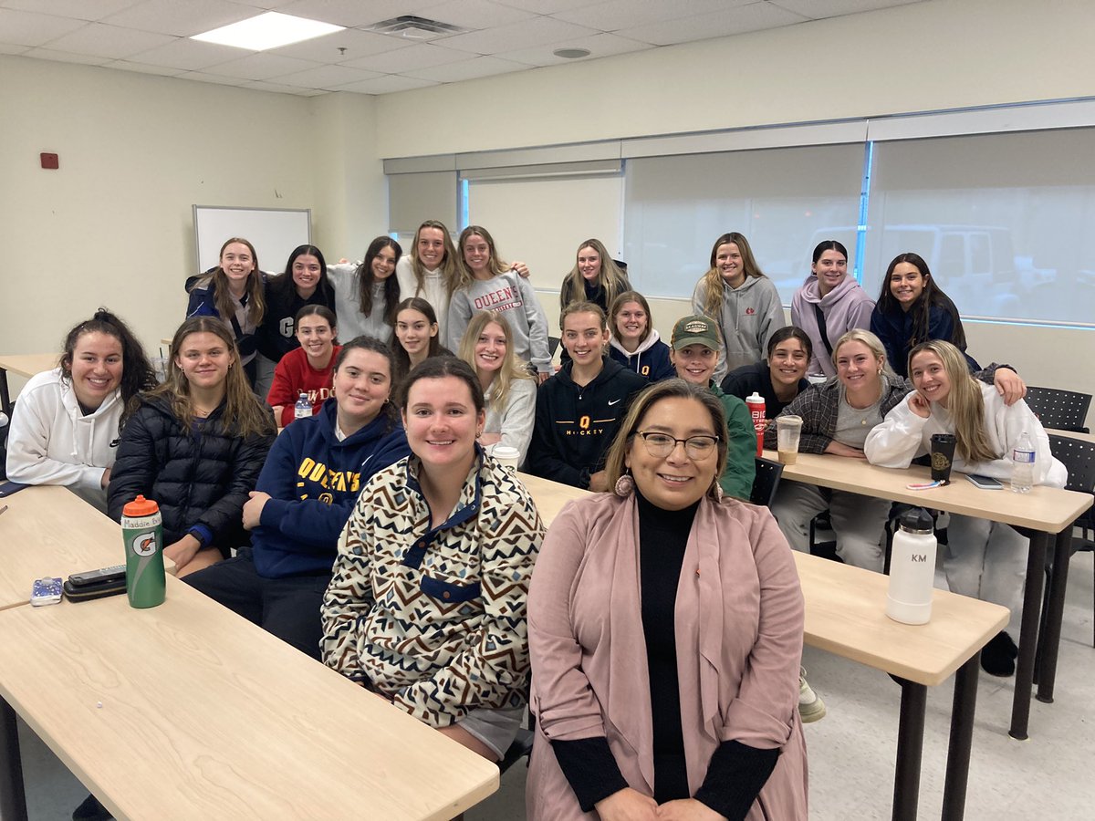 Today I had the privilege of speaking with Queen’s Women Hockey team on Indigenous voices. Past, present and future. #QueensGaels #womeninhockey @queens_oii @queensu