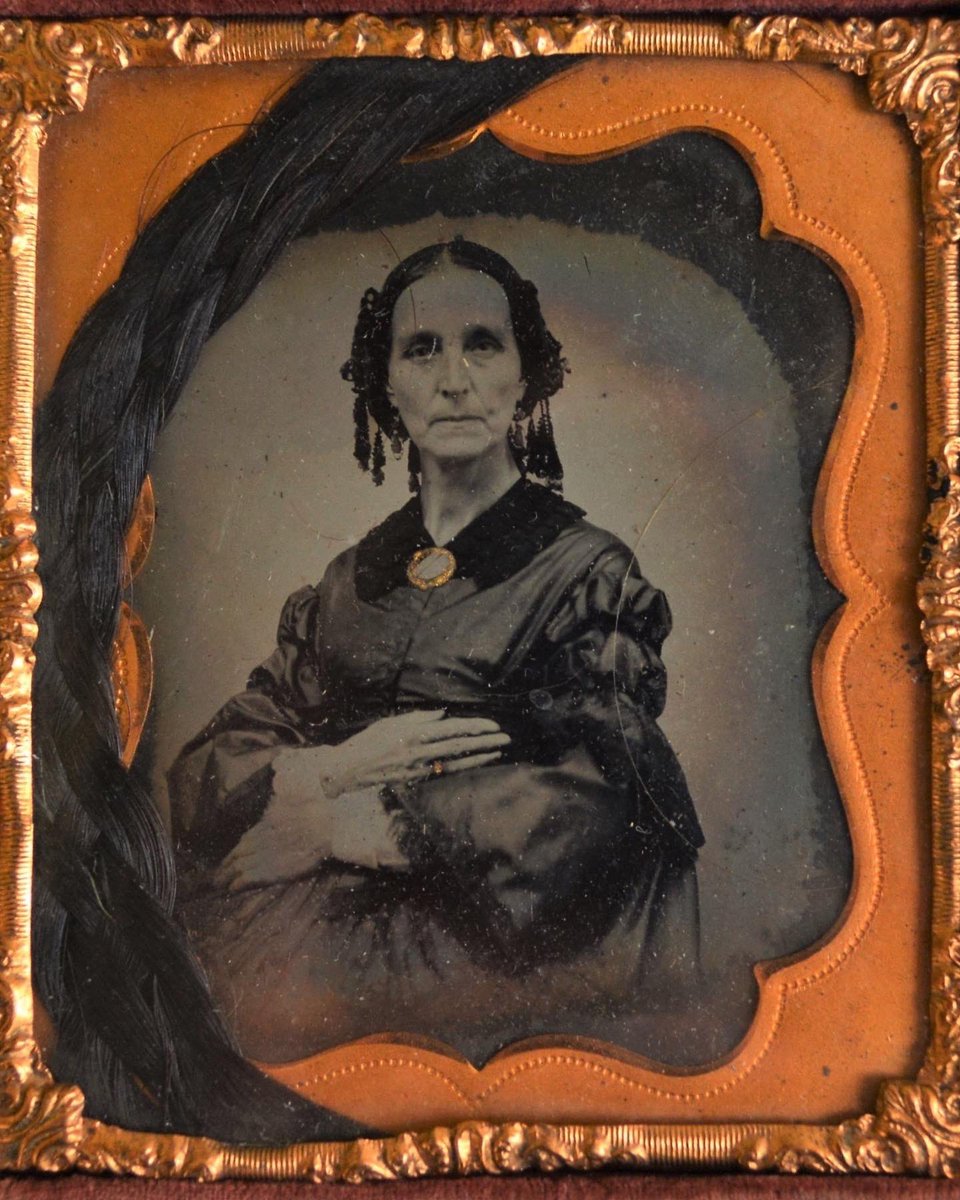 leefendallhouse's tweet photo. Have you purchased tickets to our Grief &amp; Ghost Tours yet? This woman kept “haunting” our staff by repeatedly showing up as their laptop screensaver…until she was finally put back out on display. https://t.co/8IWGmNd3qT https://t.co/ORPwqe8ecT