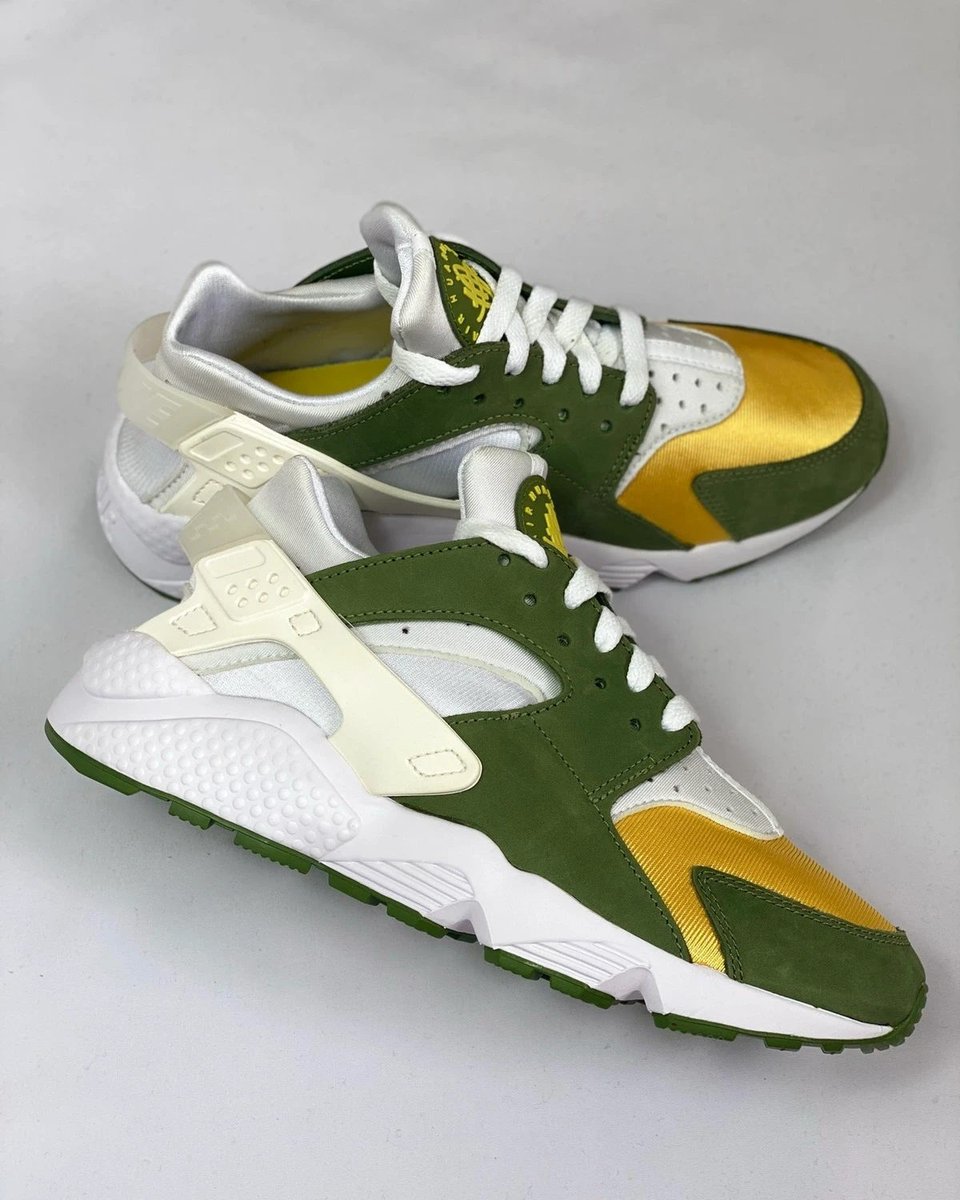 Featured Picks: Womenswear Hype Sneakers