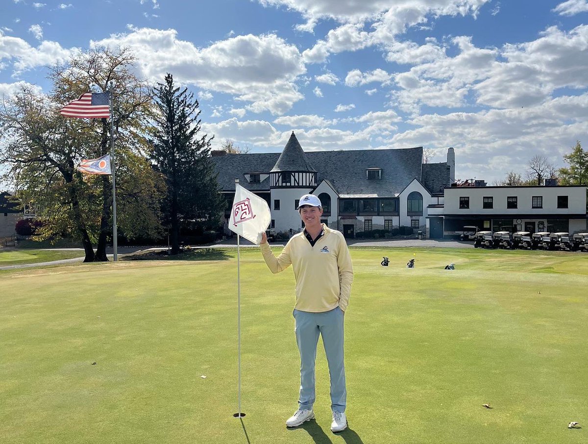 WrightStateGolf's tweet image. 🚨 COURSE RECORD ALERT 🚨 @davisroot9 went bogey free 60 today at Miami Valley Golf Club! Previous record from the back tees was 63! His chip shot on the 18th hole hit the back of the cup for 59! #fullraid