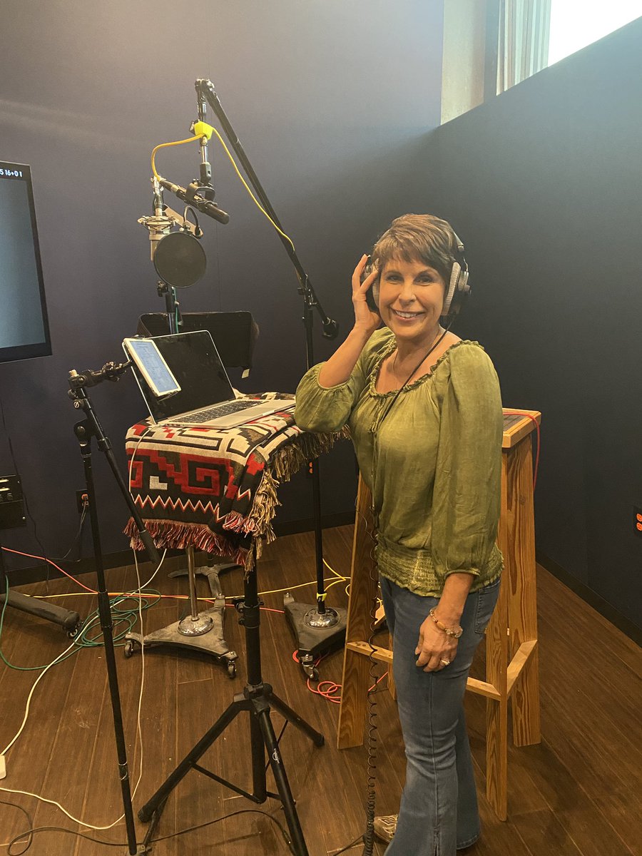 GIGIERNETA's tweet photo. Shout out to Chez Boom. Thx for being awesome #gigierneta #adr #G-Life #Godisgood #donuts🍩 #workingactress #seriesregular #recurring #roswell #veep #thepurgetv #newshowtimeseries #latinalaughs #3gmgmt https://t.co/WzfPwssykx