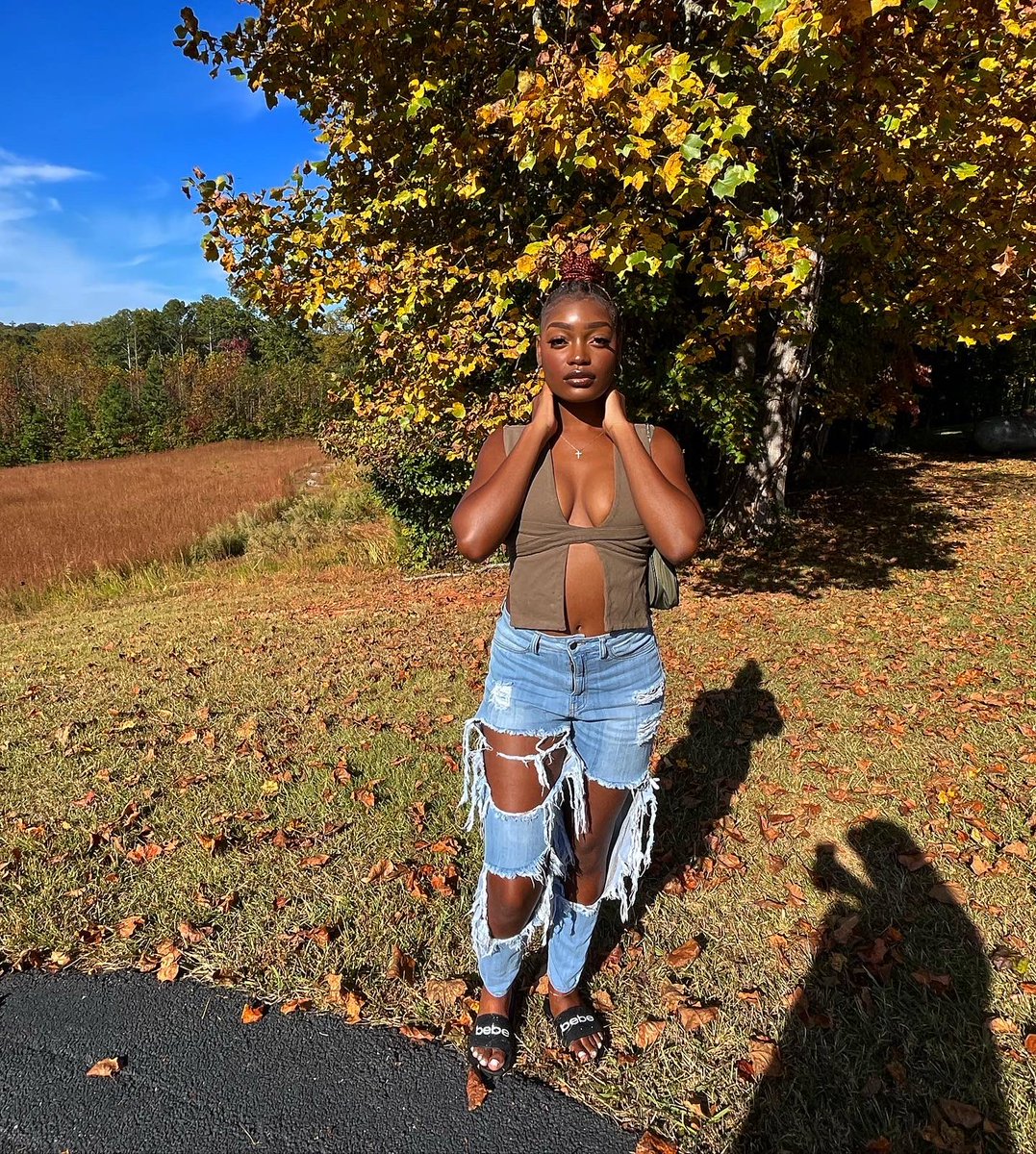 imthatmodeltype's tweet image. Ima get reallll fine and pay you no minddddd😍