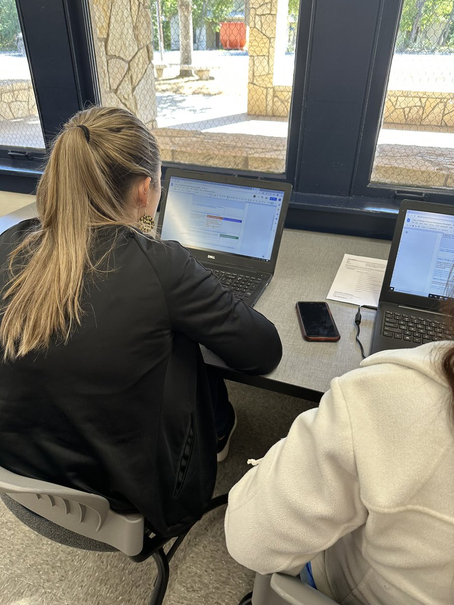 devon_e2L's tweet photo. Comfort ISD had an amazing day of learning about best practices and even trying their hand at building a Buerk Rubric!! 🥳🥳So excited to see their growth!! @engage_learning @JentessaW https://t.co/rAFEtLtxU4
