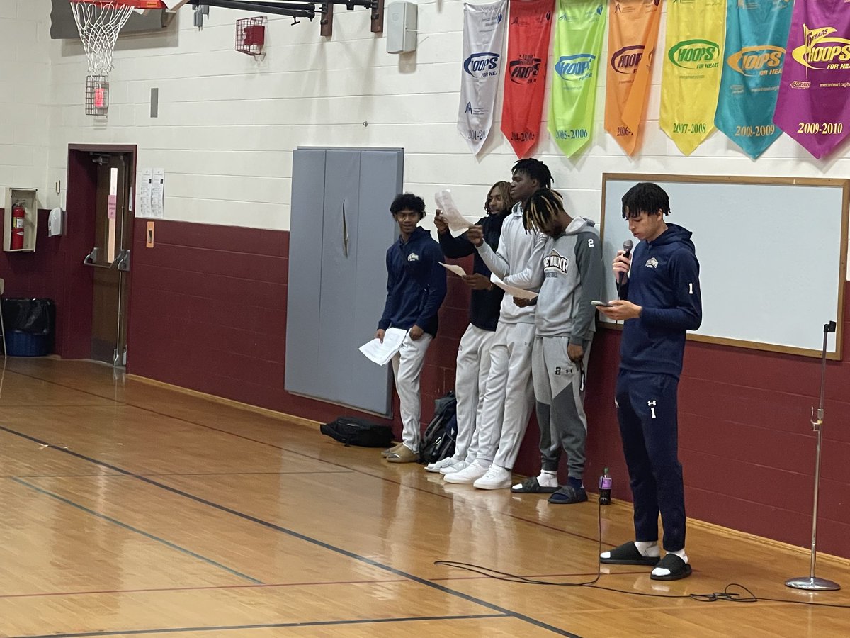 rl_gunterFCPS's tweet photo. Thank you the @MountHoops team for presenting to our 8th grade Monocacy Mustangs who were excited to hear all about the #stayInToWin @NABC1927 program #teamMonocacy https://t.co/6HoQxJR5zZ