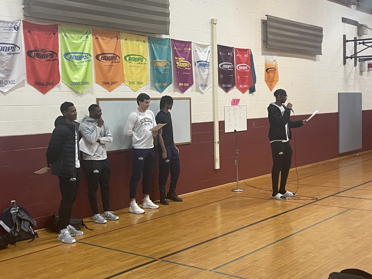 rl_gunterFCPS's tweet photo. Thank you the @MountHoops team for presenting to our 8th grade Monocacy Mustangs who were excited to hear all about the #stayInToWin @NABC1927 program #teamMonocacy https://t.co/6HoQxJR5zZ