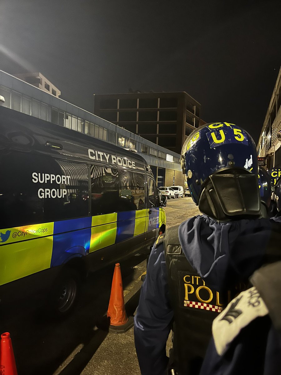 CityPoliceCops's tweet photo. This week #CitySupportGrp have assisted Detectives with arresting the suspects and conducting warrants in connection with the Bishopsgate attempted robbery knife attack on Thursday 6 Oct. #Teamwork CPU1 https://t.co/AhTWif7ONH