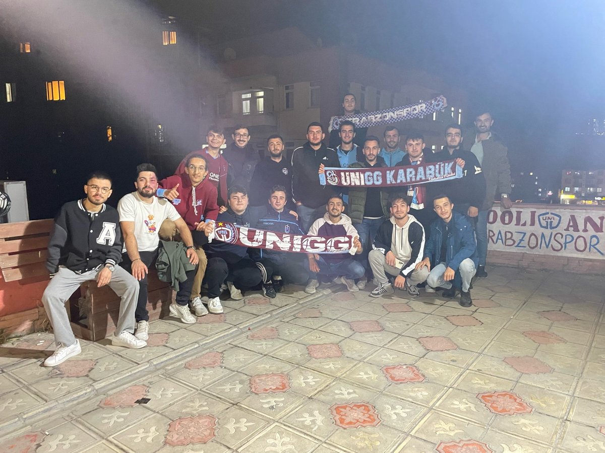 uniggkarabuk's tweet photo. Başkanımız @kursatgurer ile Monaco maçında takımımızın yanındaydık.

#DeplasmanFakültesi
#ÜniversiteliTrabzonsporlular https://t.co/FWSvUUPtrc