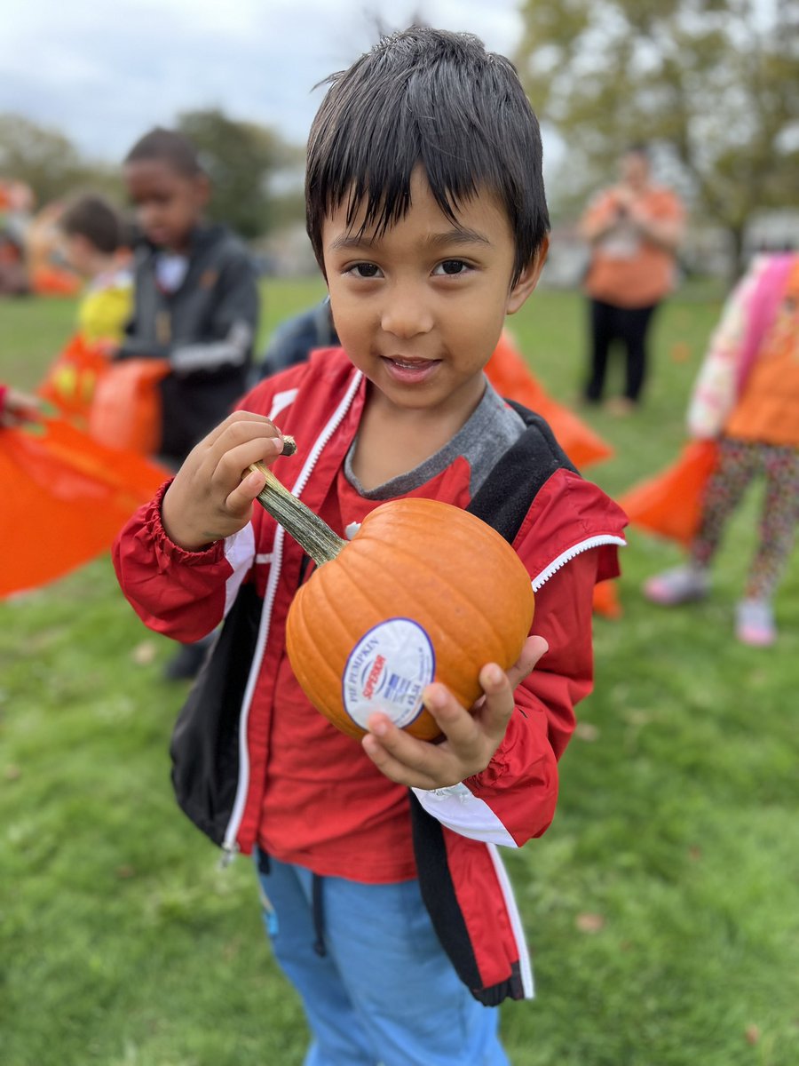 Thank you <a href="/willowroadpta/">VSwillowpta</a> for an amazing time at the pumpkin patch! 🎃🍂<a href="/WillowRoadVS13/">Willow Road School</a> <a href="/Ms_Nelson_/">Ms. Nelson</a>