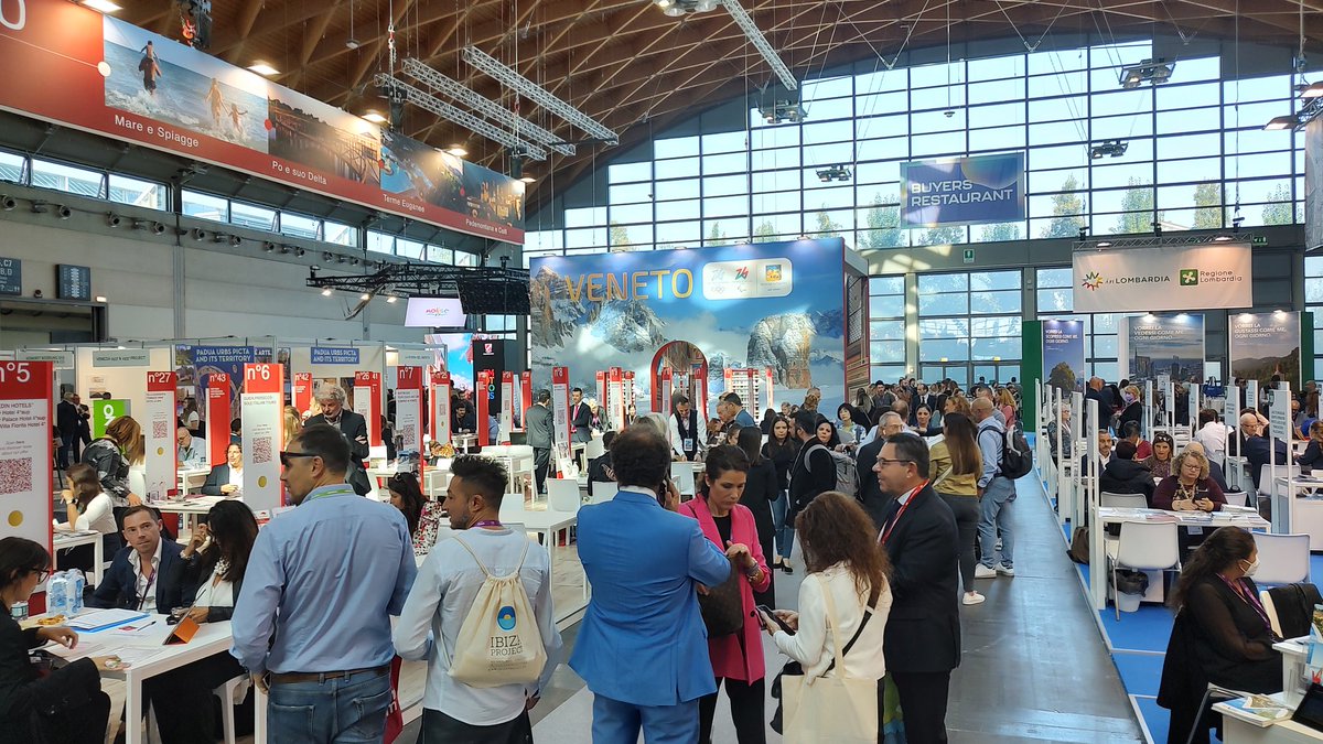 travelblogger italia tweet media