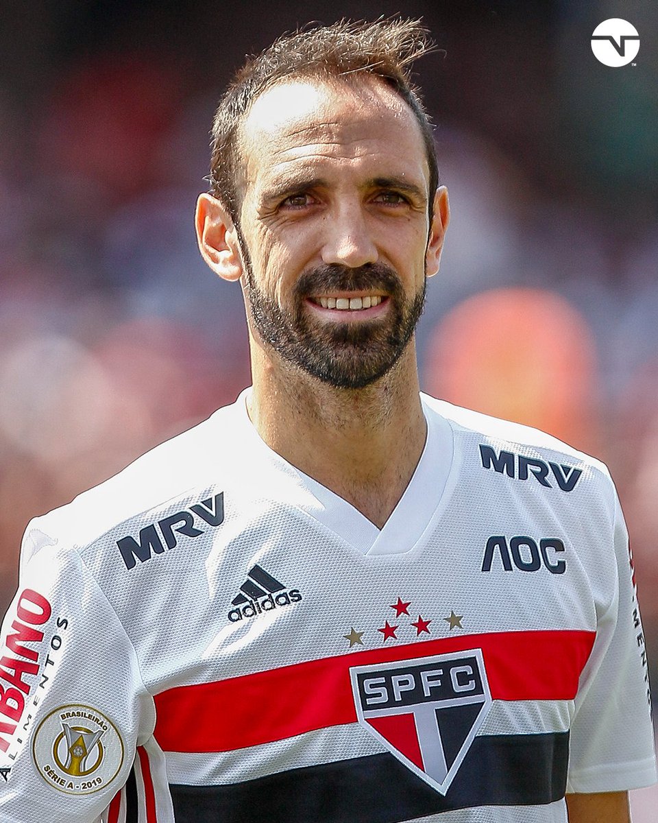 TNTSportsBR's tweet photo. Cite um jogador ALEATÓRIO que passou pelo futebol brasileiro!

Eu começo: https://t.co/tV7mBBt1qn