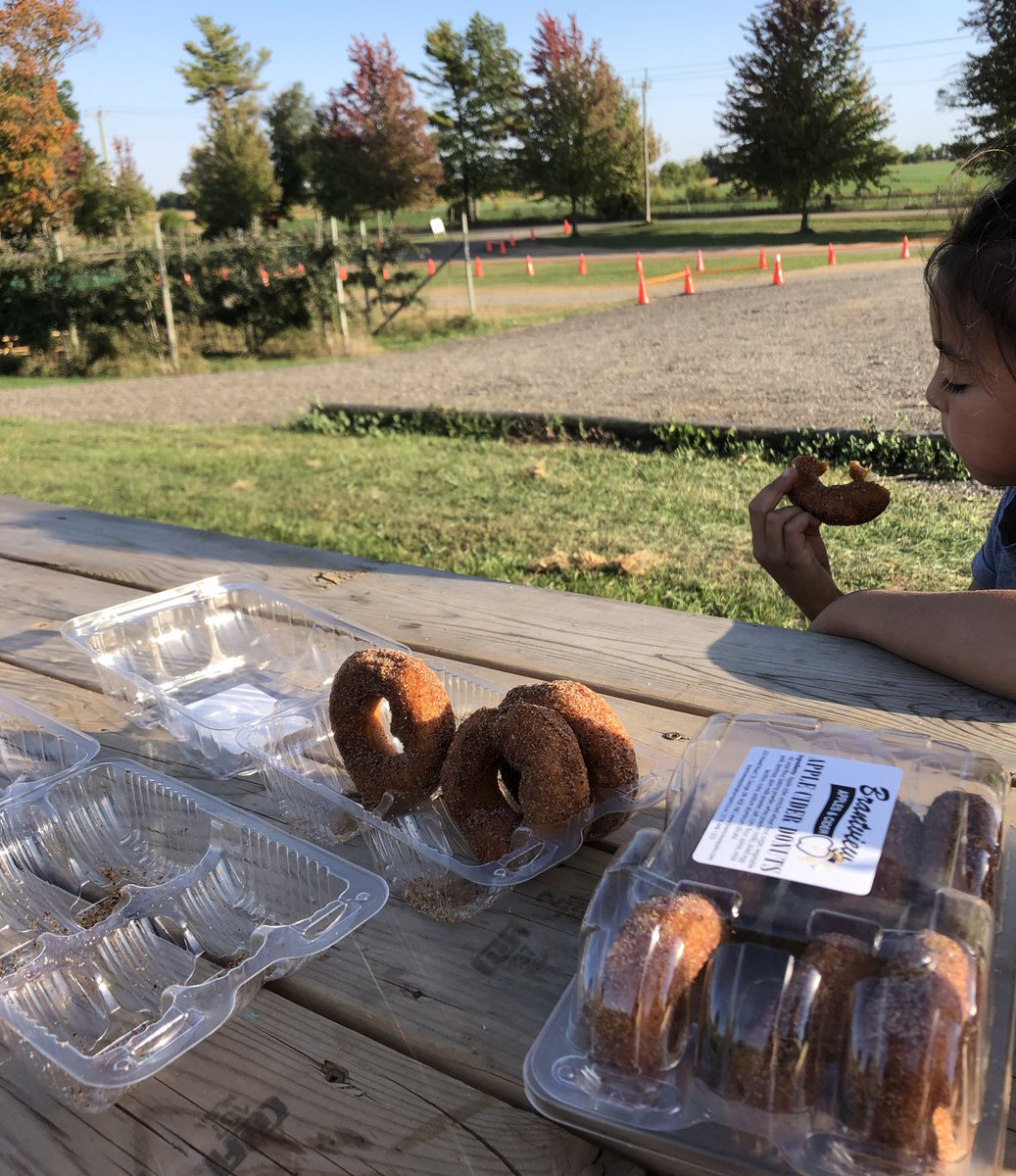 WRDSB_mendoza's tweet photo. Snapshots of our week - experiment, food, more food and hockey 🥅 #getoutside #bakerspace https://t.co/IzWRC6cb2e