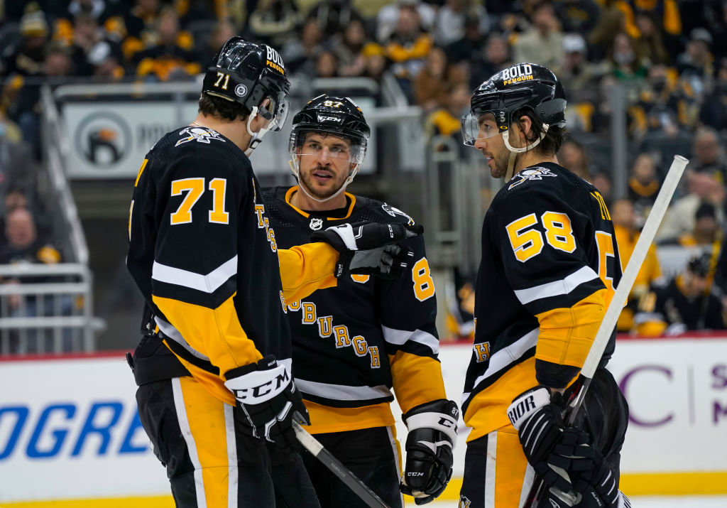 ESPNInsights's tweet photo. With Sidney Crosby, Evgeni Malkin and Kris Letang all expected to play tonight, it will mark their 17th season together.

That matches the Yankees trio of Derek Jeter, Mariano Rivera and Jorge Posada for the longest-tenured trios in NHL/NFL/MLB/NBA history. https://t.co/VgijFsjcCn