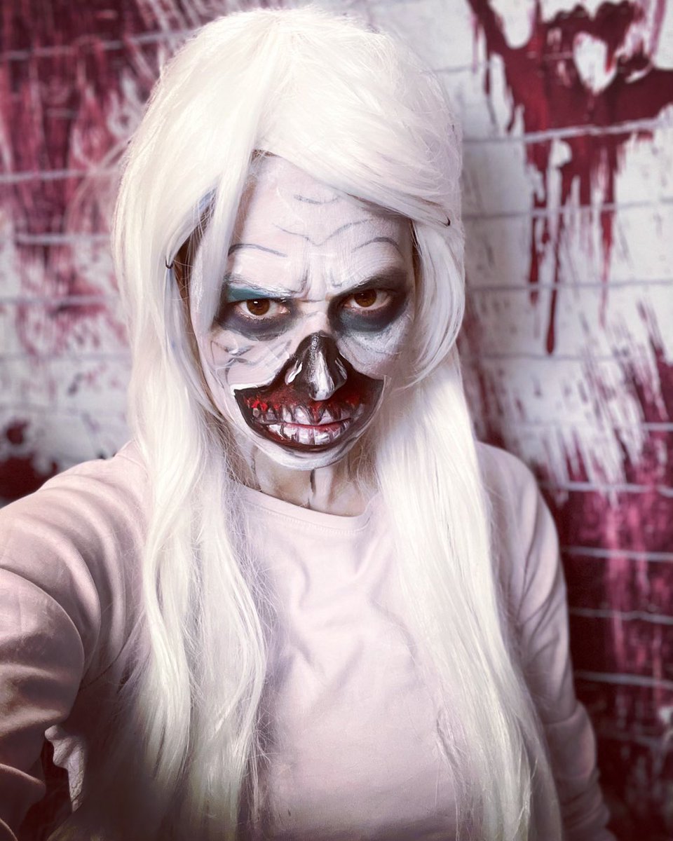 villainari's tweet photo. Day 13 horror cosplay #thefinalkey #insidious3 #insidious4 #insidiousdemon #insidiousmakeup #horrorfan #fireteam #cosplay #halloweencosplay #twitch #twitchstreamer #twitchtv #horrorgamer #horrorgames #cosplaygirl #girlgamer #horrormovie #livestreamer #overwatch2 #ttv #villainari https://t.co/llFeDQr7bJ