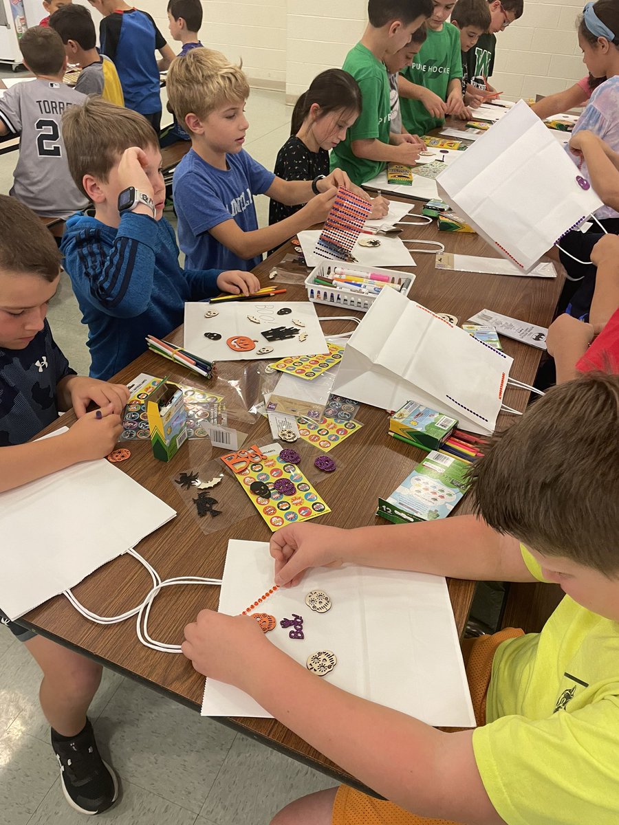4MrsRussell's tweet photo. Mrs. Moore visited Lincoln School today to share about her non-profit organization, Families for Families. Third graders helped decorate Halloween treat bags…hoping we can help put smiles on some children’s faces this year. https://t.co/Lr3uFSitHg