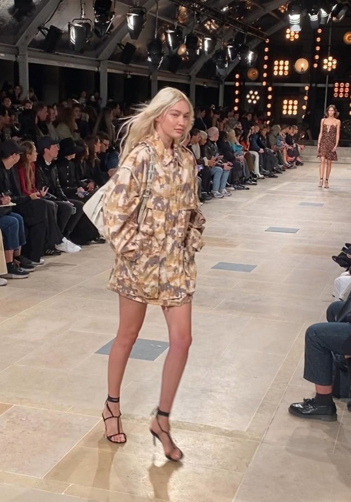 KCDworldwide's tweet photo. The @isabelmarant SS23 Collection showed the brand's silhouette &amp; codes, imbued with the spirit of the house’s inception in the 90’s, resurface through remastered styles; reissued wardrobe staples manifesting the brand’s timelessness &amp; its ability to constantly reinvent itself. https://t.co/A0XiTsRa2V