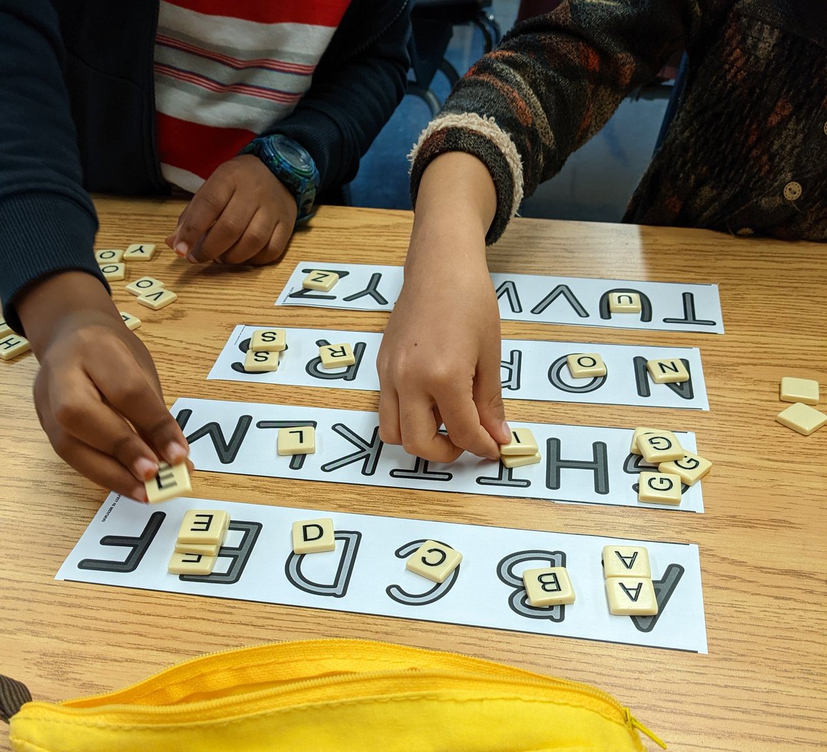 Keri Shannon (she/her) (@msshannon3v) on Twitter photo Alphabet sort with some stars from <a href="/MrsB3V/">Dawn Bercovitch</a> and Mrs Fry's classes... Loved watching this duo help each other when needed! π€© Alphabet sort with some stars from <a href="/MrsB3V/">Dawn Bercovitch</a> and Mrs Fry's classes... Loved watching this duo help each other when needed! π€©