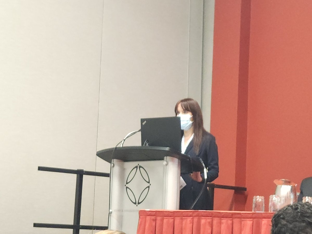delapuente_lab's tweet image. Simona Plesselova, delaPuente lab Postdoctoral Fellow, rocked her oral presentation today #BMES2022 Proud of her hard work! #immuneengineering #hypoxia #ovariancancer